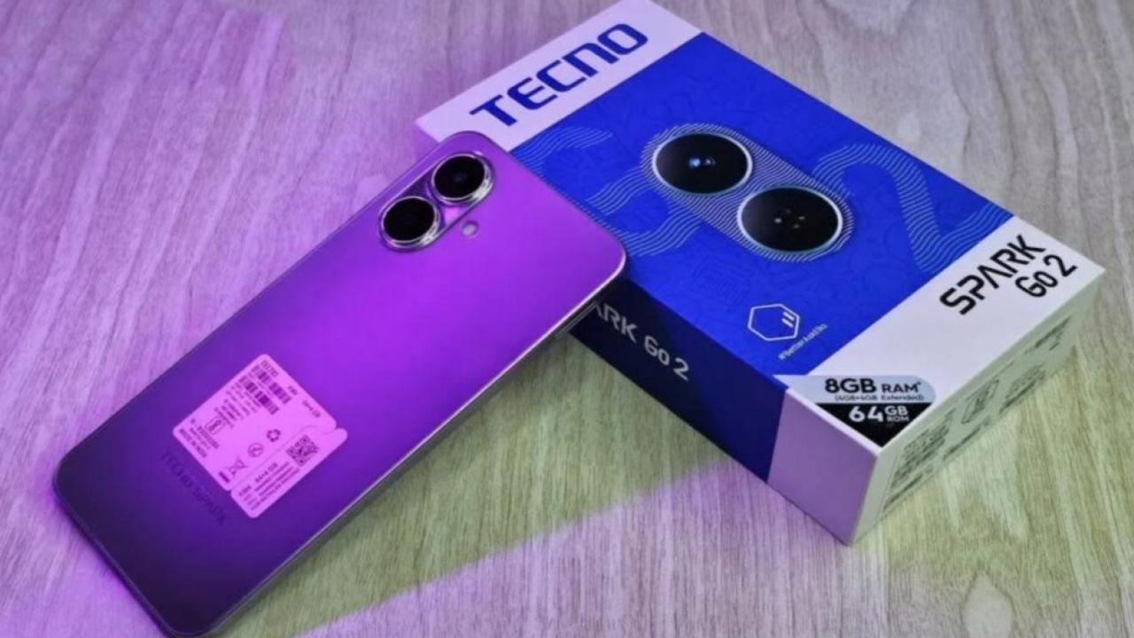 iPhone 16 Clone: मात्र ₹7000 में iPhone 16 जैसा लुक! बिना सिम और नेटवर्क के होगी कॉलिंग; जानें इस धाकड़ फोन के फीचर्स।