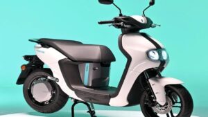 Yamaha Neo: 250 KM की धांसू रेंज! लॉन्च हुआ यामाहा का नया इलेक्ट्रिक स्कूटर; पेट्रोल के खर्चे को कहें अलविदा, देखें कीमत और फीचर्स।